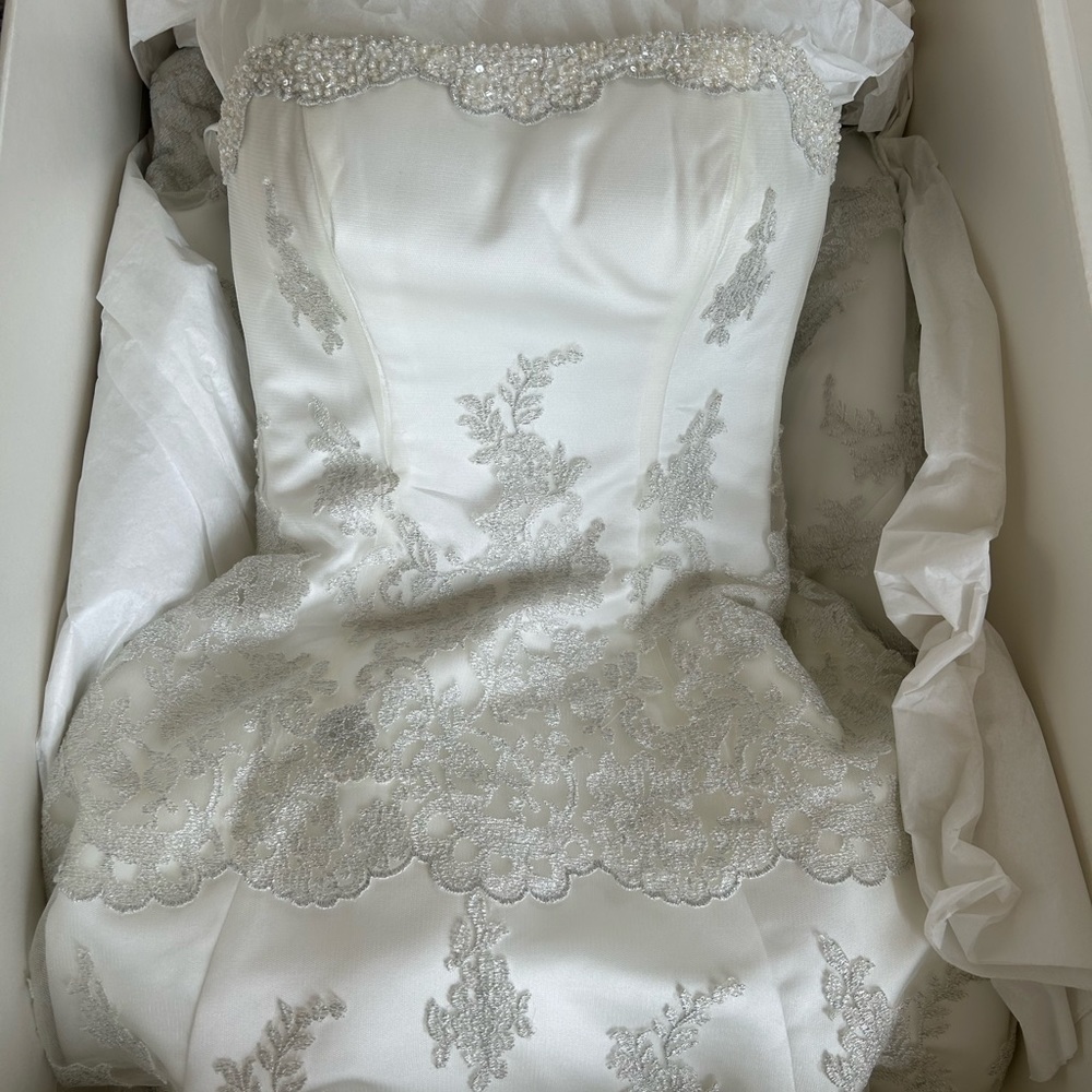 Wedding dress - Size 4.
